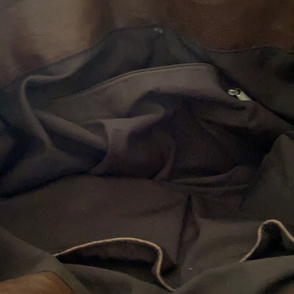 FINAL PRICE!!! VEGAN LEATHER SATCHEL. NO MARKS OR DIRT STAINS. - Picture 2 of 5